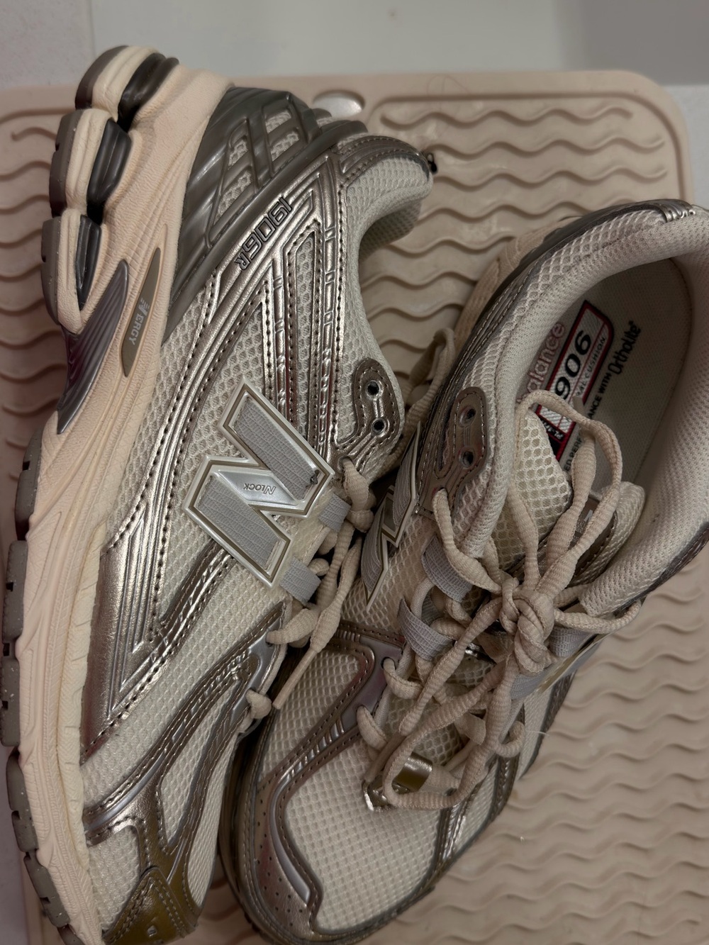 New Balance Women's White and Silver Mesh Running Sneakers